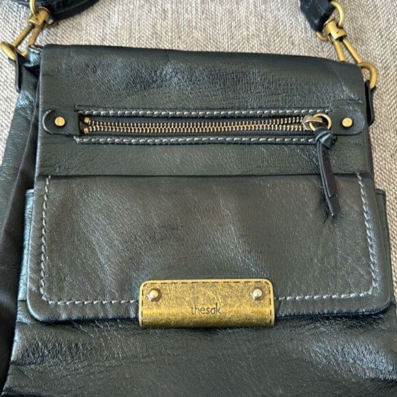 The Sak Women’s Black Leather Crossbody Messenger Bag Multi Functional Pockets - Picture 13 of 16